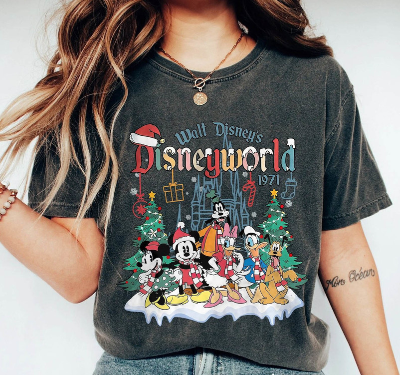 Walt Disney World Christmas Shirt, Mickey And Friends Unisex Hoodie Long Sleeve