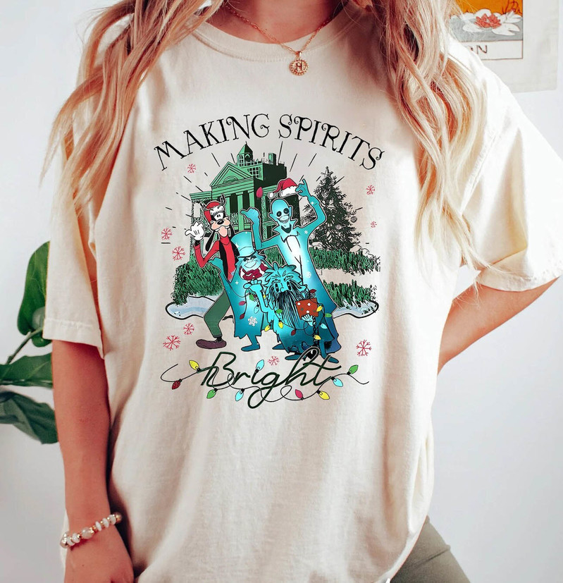 Making Spirits Bright Shirt, Hitchhiking Ghosts Haunted Mansion Long Sleeve Unisex Hoodie