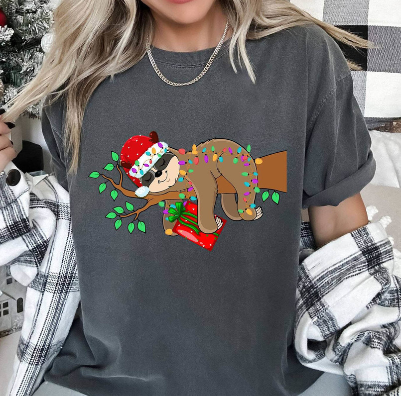 Sloth Christmas Shirt, Cute Merry Slothmas Unisex Hoodie Long Sleeve