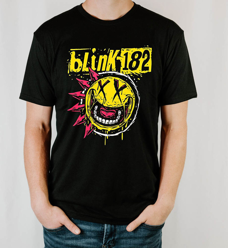 Blink 182 Comfort Shirt, Vintage Blink 182 Concert Long Sleeve Unisex Hoodie