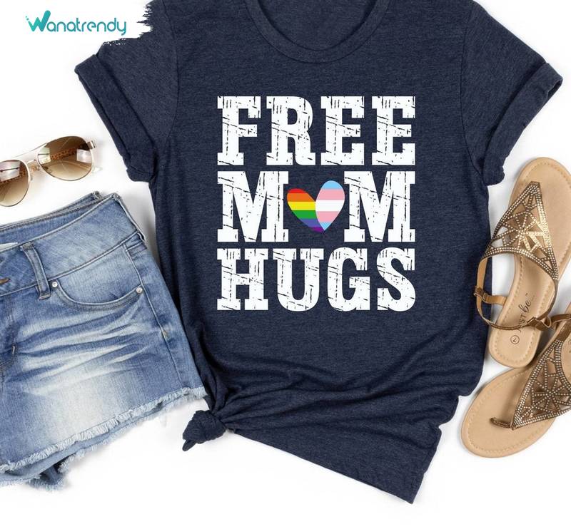 Comfort Free Mom Hugs Shirt, Groovy Hugs Pride Group Crewneck Tee Tops