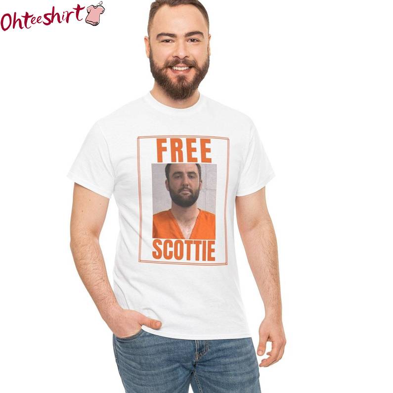 New Rare Free Scottie Shirt, Groovy Golfer Short Sleeve Crewneck