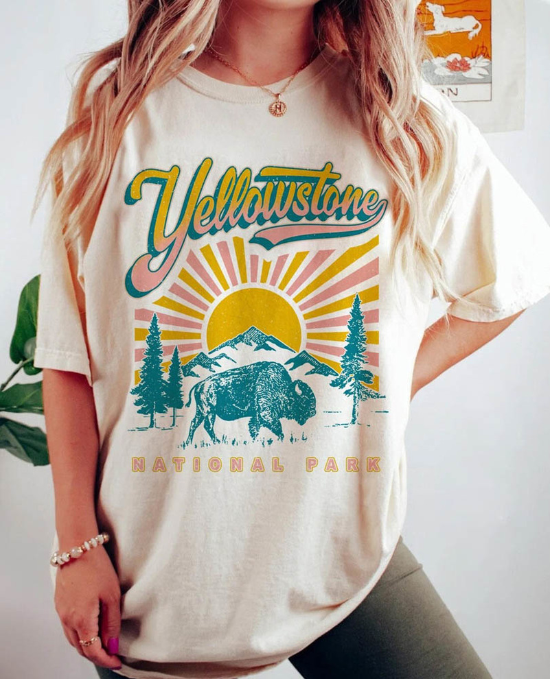 Vintage Yellowstone Comfort Shirt, Yellowstone National Park Sweatshirt Unisex Hoodie