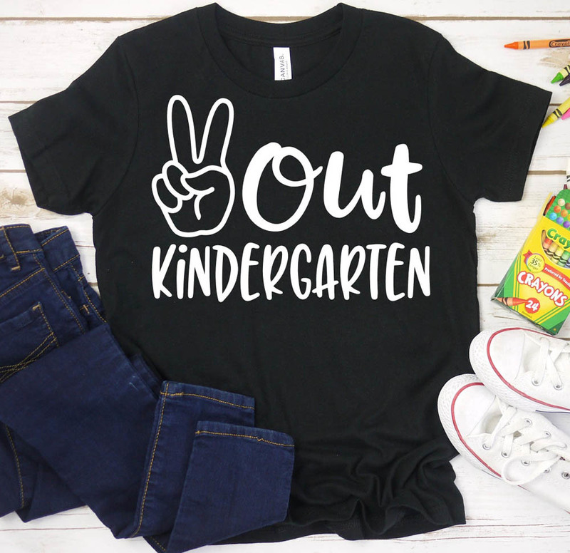 Peace Out Kindergarten Funny End Of Year Shirt